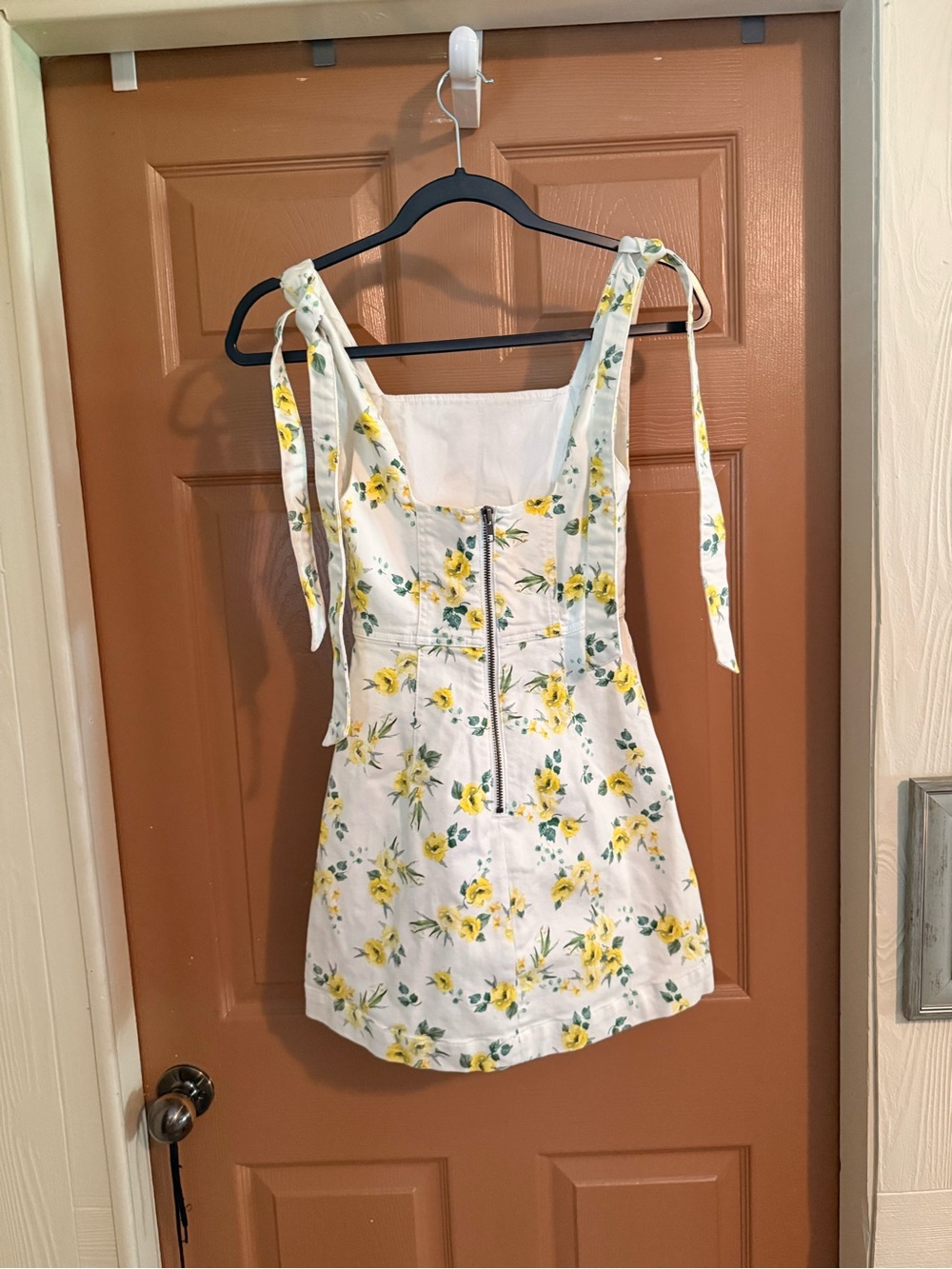 Cutie Alice & Olivia stretchy denim dress! - Picture 2 of 5